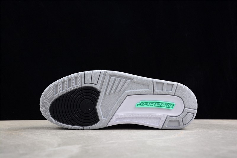 Air Jordan 3 "Green Glow" CT8532-031