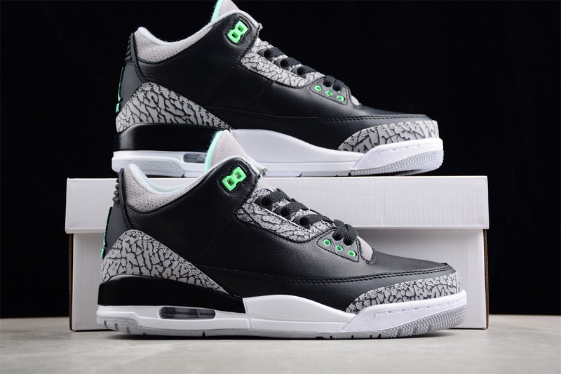 Air Jordan 3 "Green Glow" CT8532-031