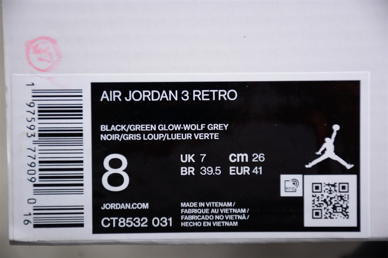 Air Jordan 3 "Green Glow" CT8532-031