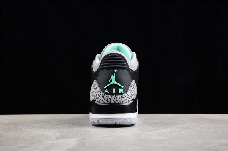 Air Jordan 3 "Green Glow" CT8532-031