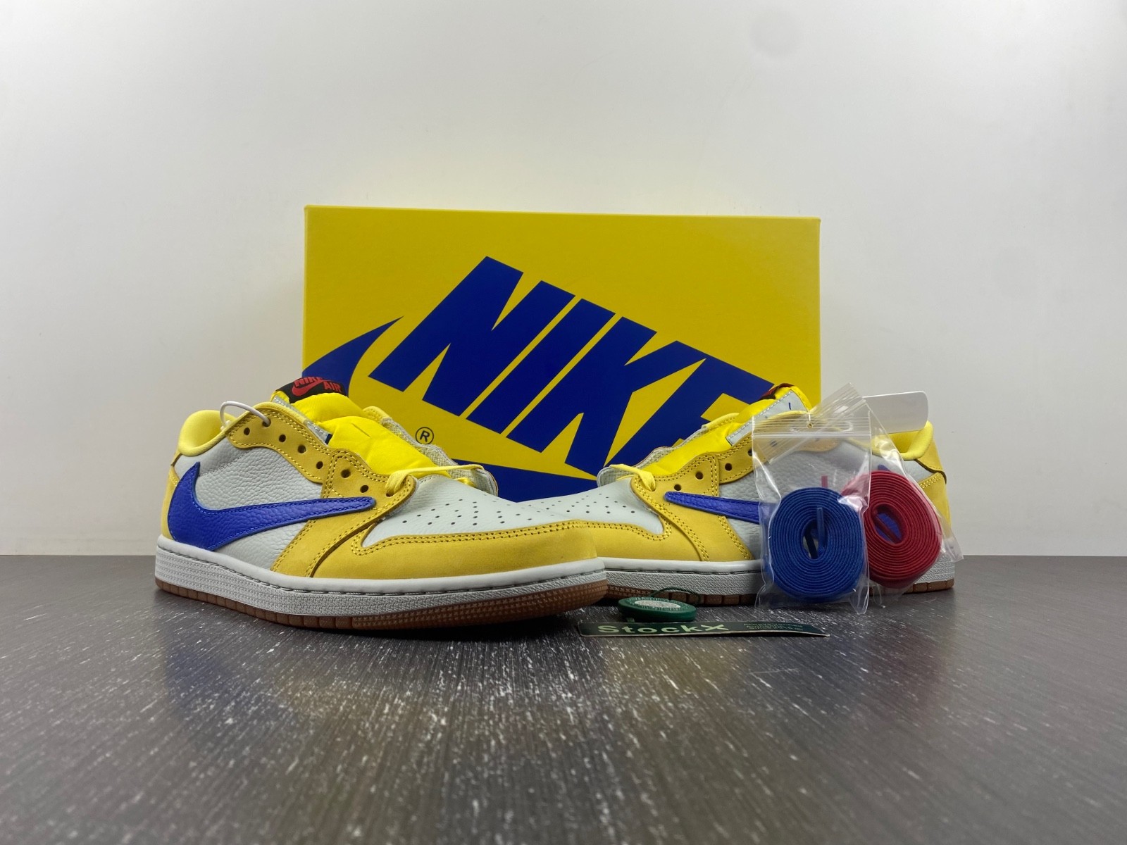 Travis Scott Air Jordan 1 Low OG Canary DZ4137-700