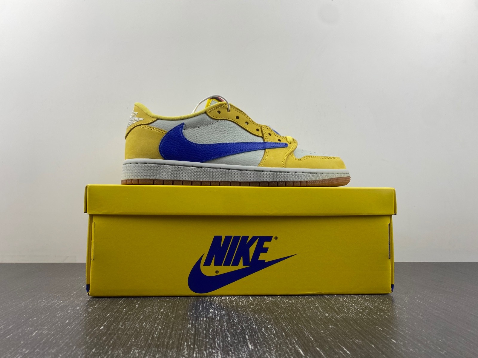 Travis Scott Air Jordan 1 Low OG Canary DZ4137-700