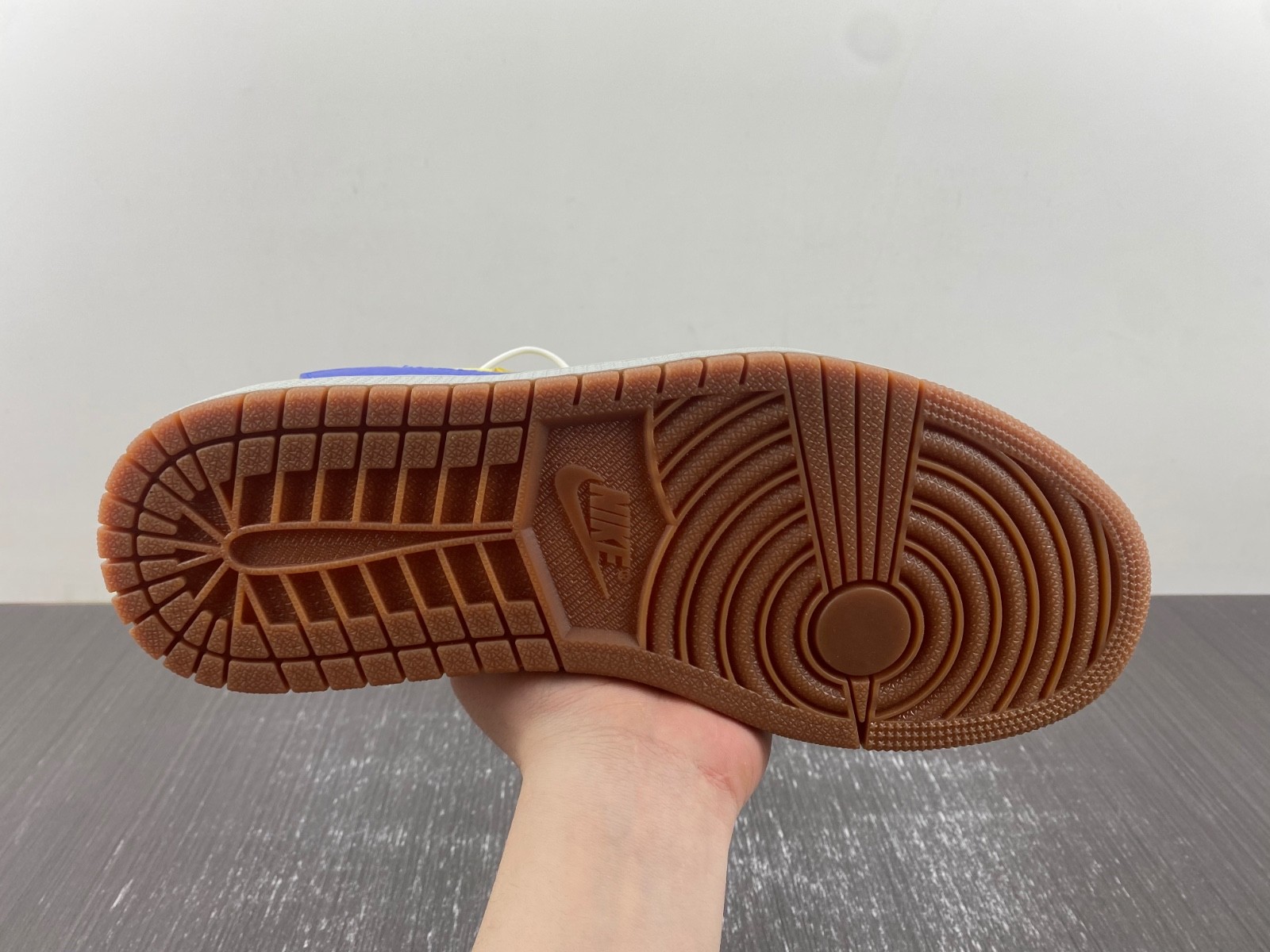 Travis Scott Air Jordan 1 Low OG Canary DZ4137-700