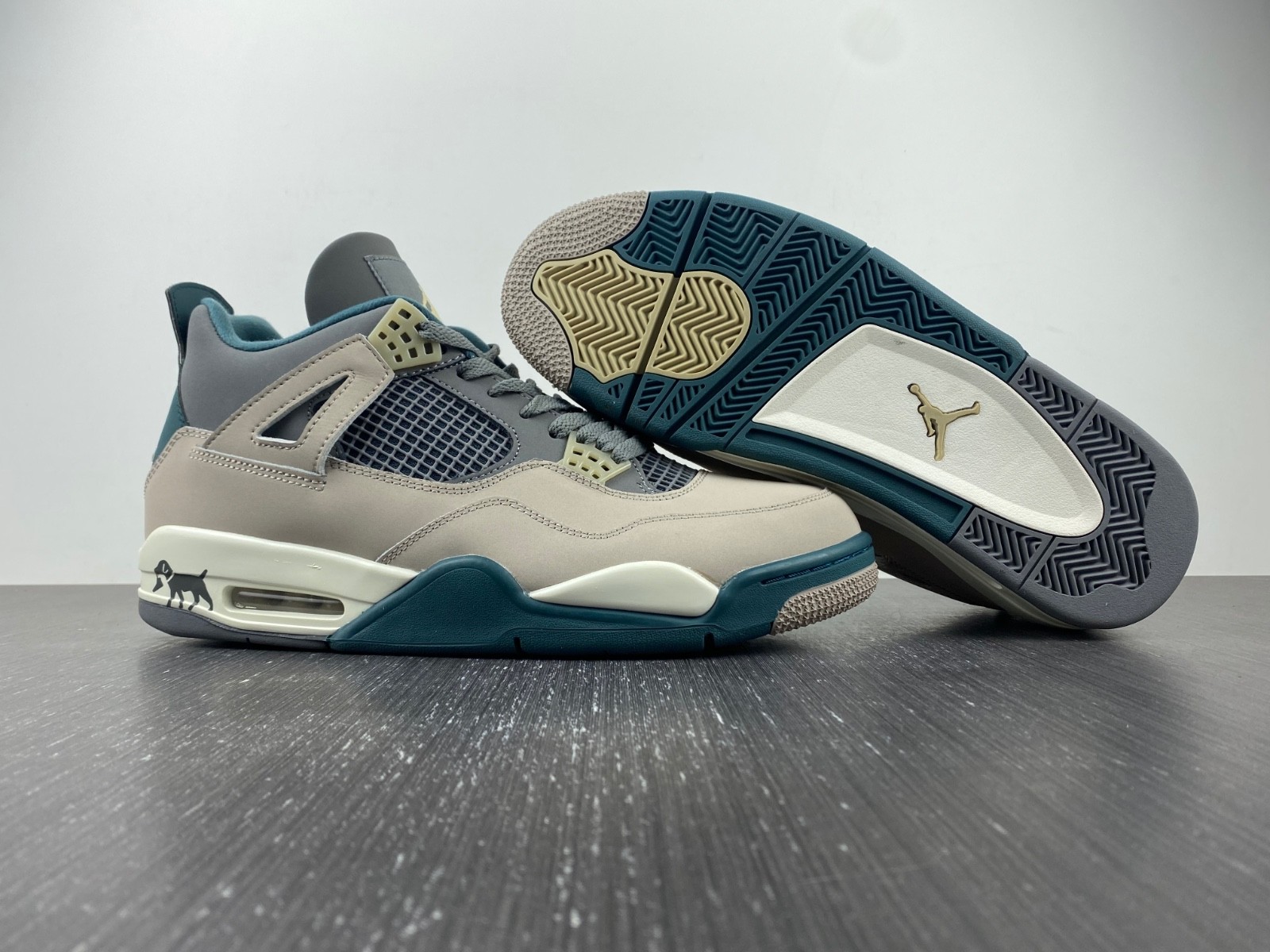 AIR JORDAN 4 SECRAFT DV3742-022
