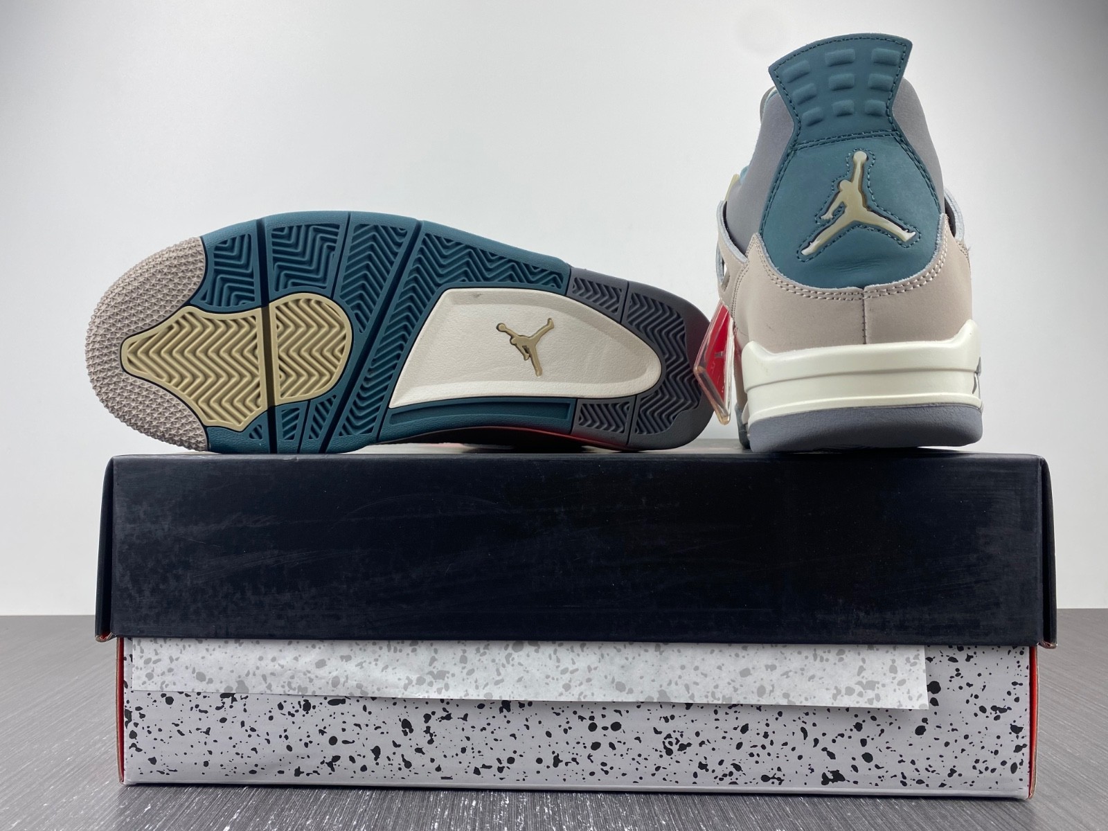 AIR JORDAN 4 SECRAFT DV3742-022