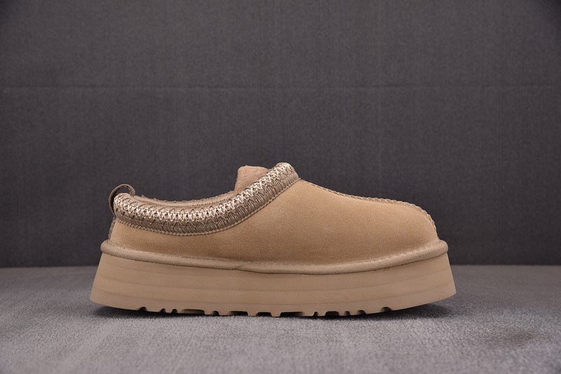 UGG SANDALS 8
