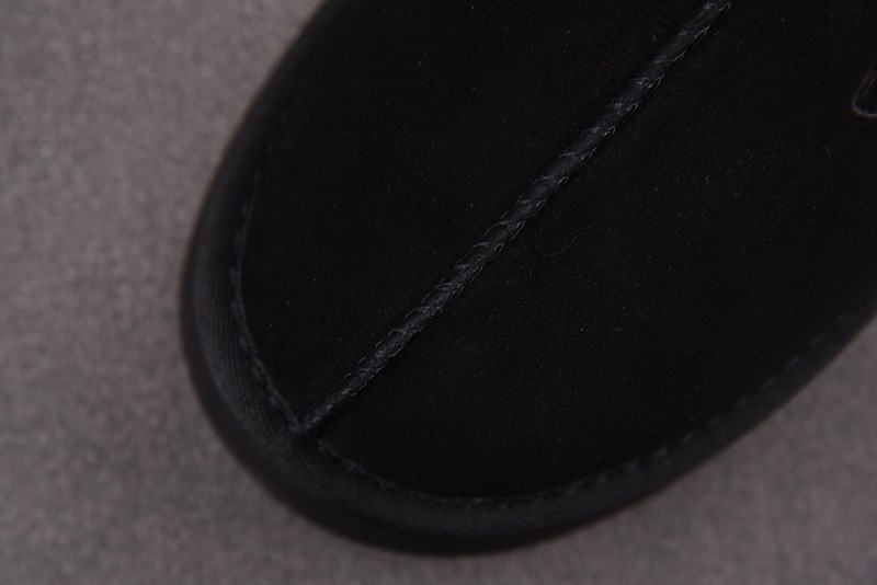 UGG SANDALS 7