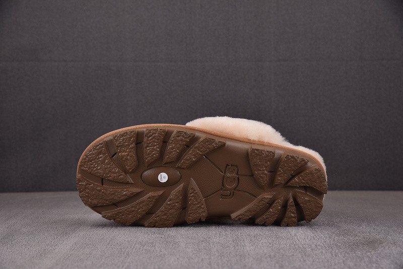 UGG SANDALS 6