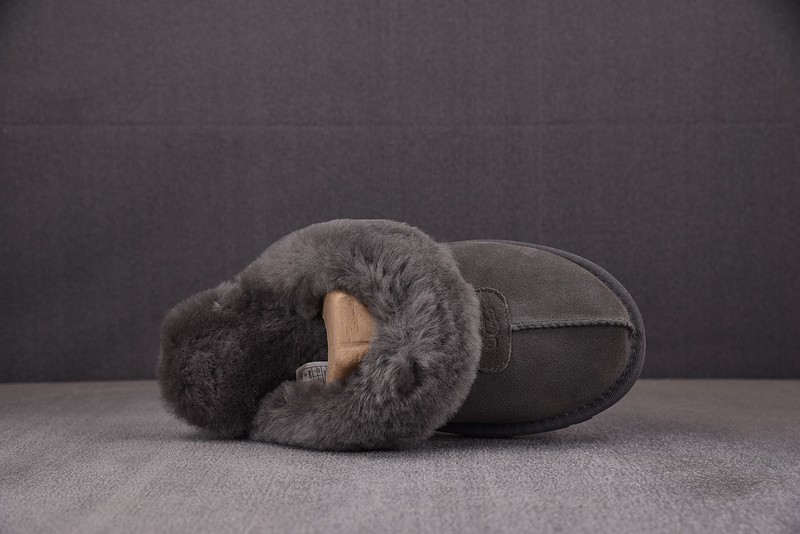 UGG SANDALS 4