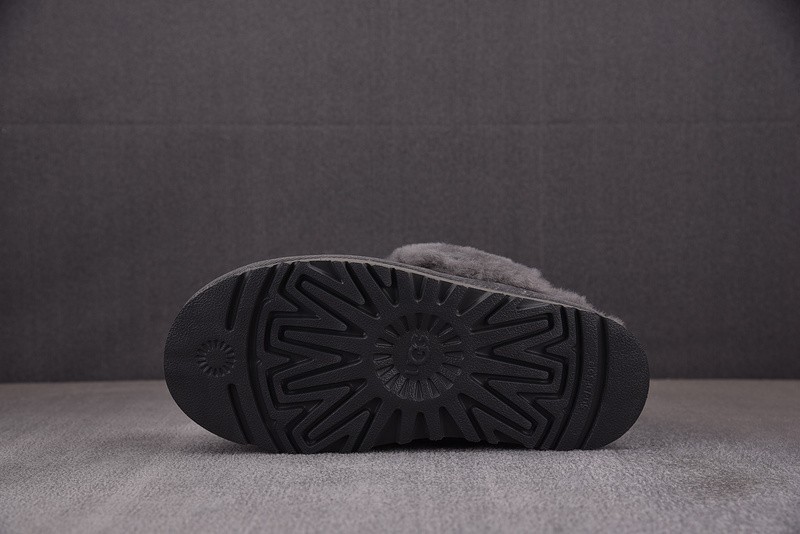 UGG SANDALS 2