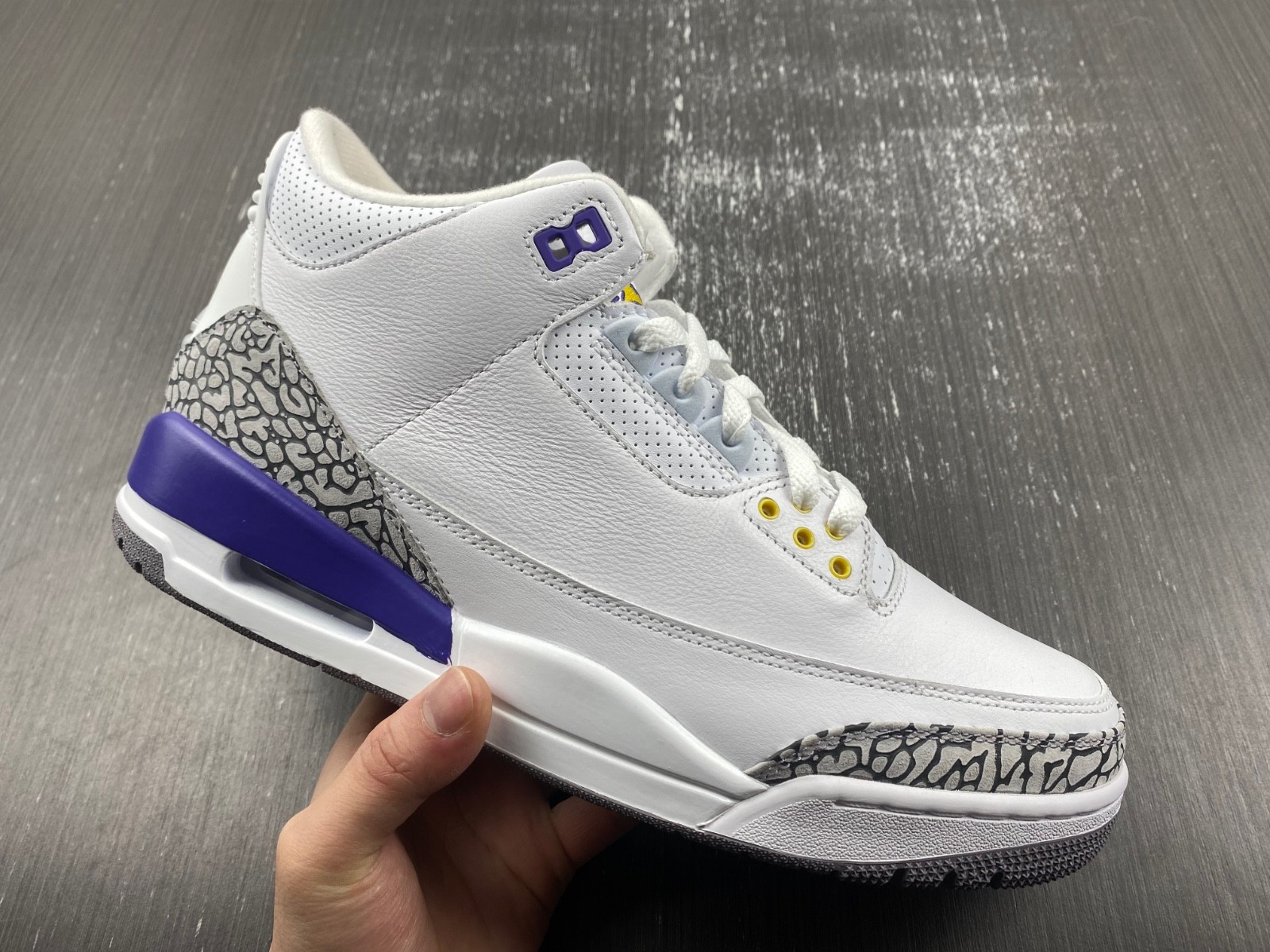 AIR JORDAN 3 “KOBE PACK” 869802-907