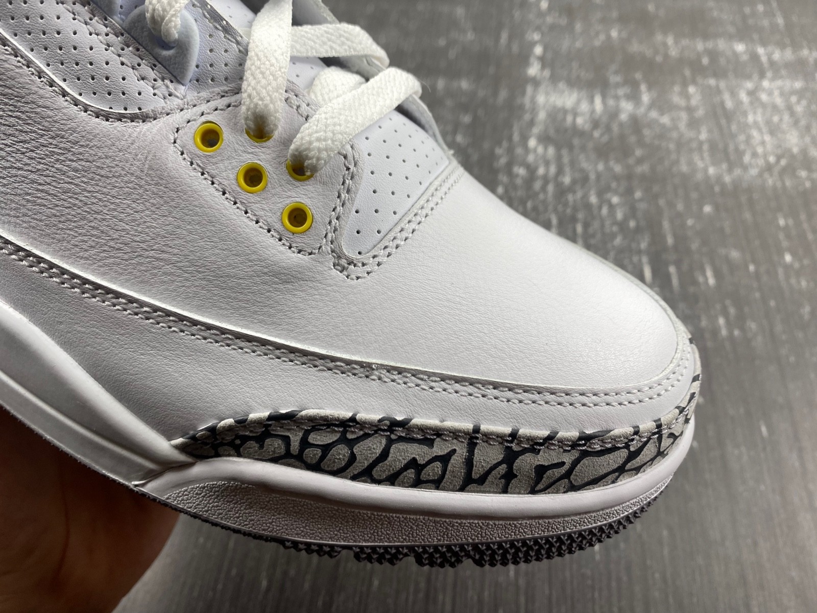 AIR JORDAN 3 “KOBE PACK” 869802-907