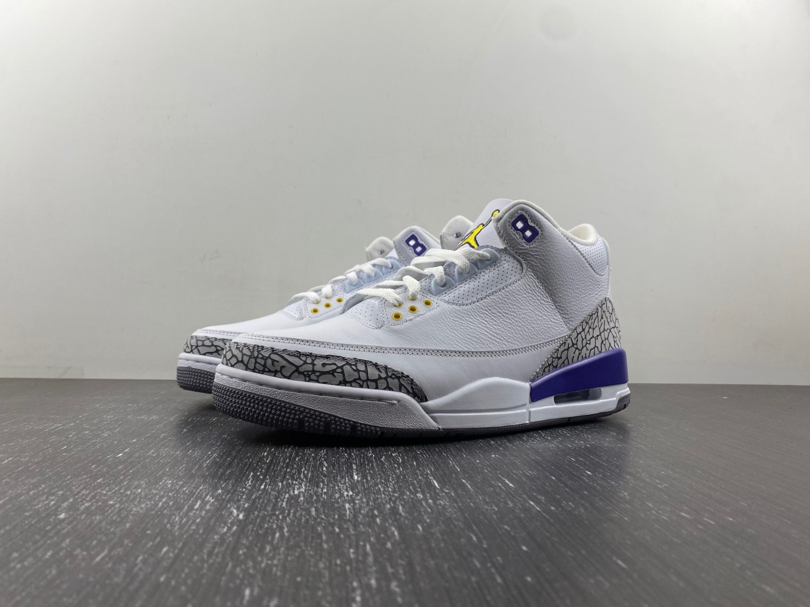 AIR JORDAN 3 “KOBE PACK” 869802-907