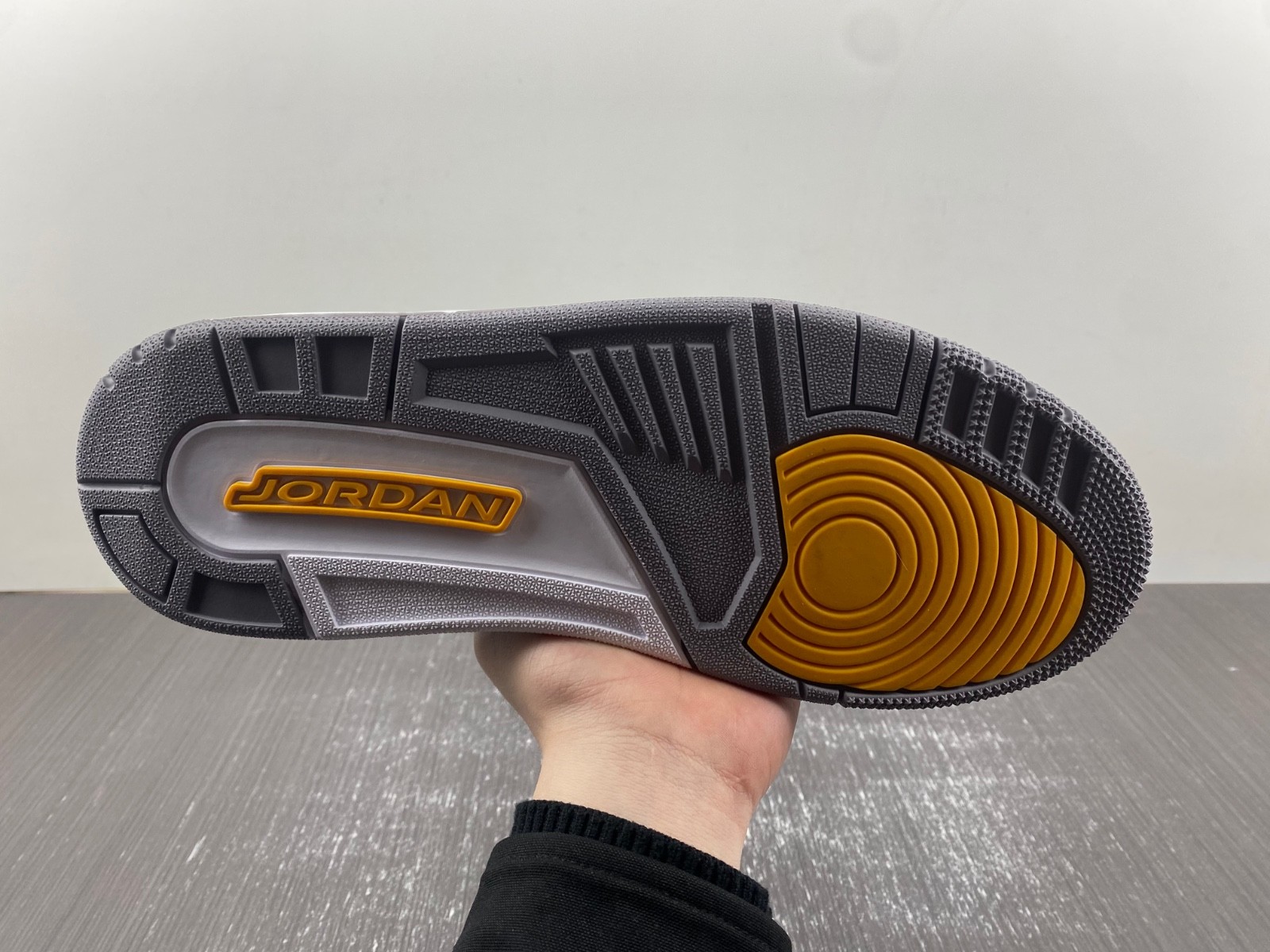 AIR JORDAN 3 “KOBE PACK” 869802-907