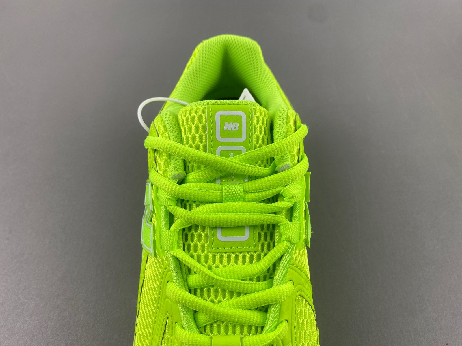 NEW BALANCE 1906R NB000052