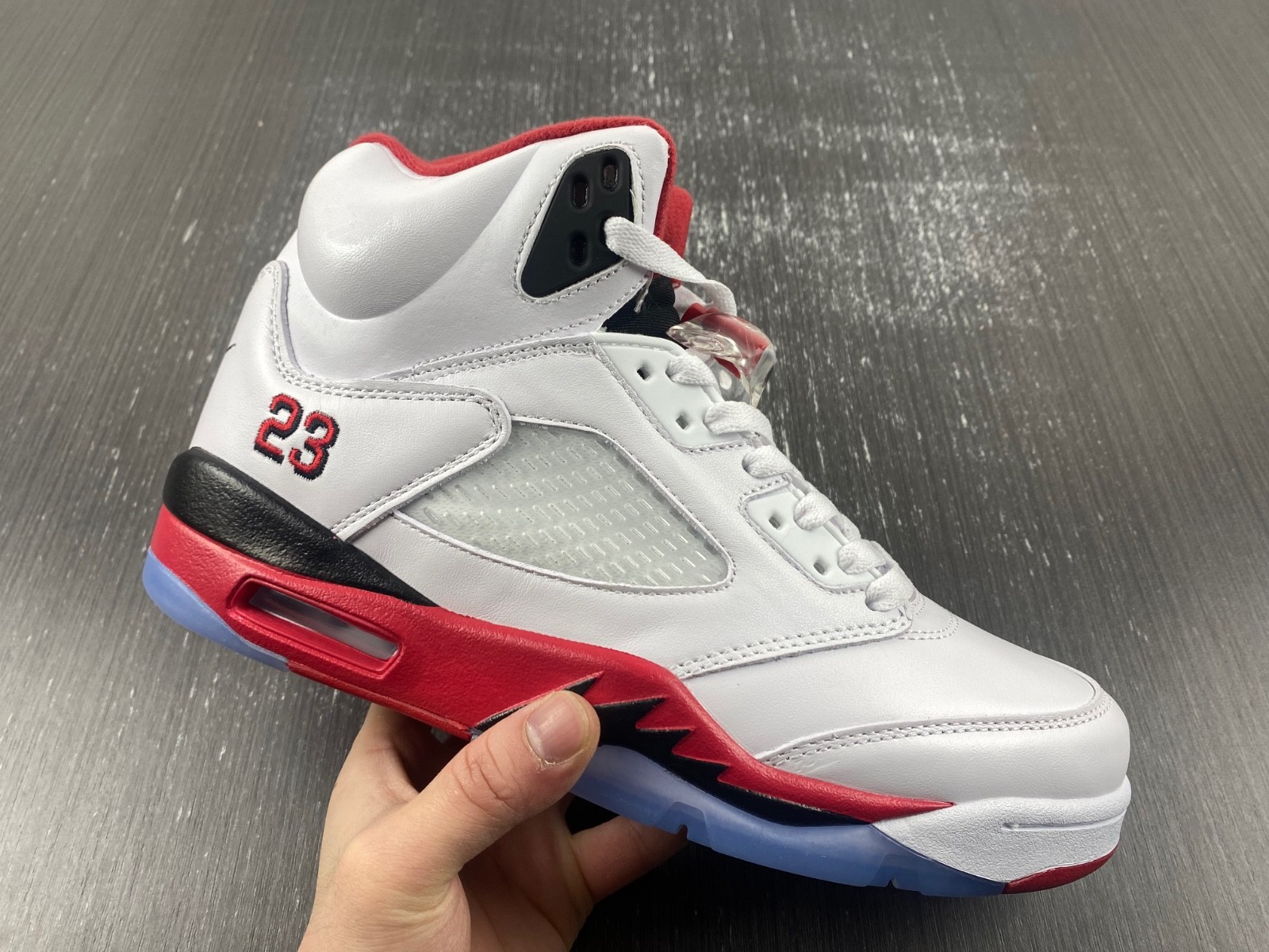 AIR JORDAN 5 RETRO