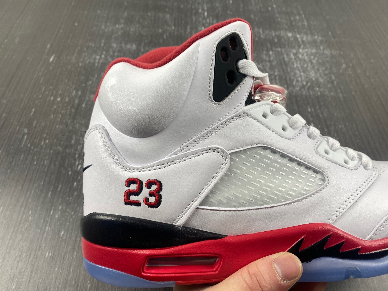 AIR JORDAN 5 RETRO