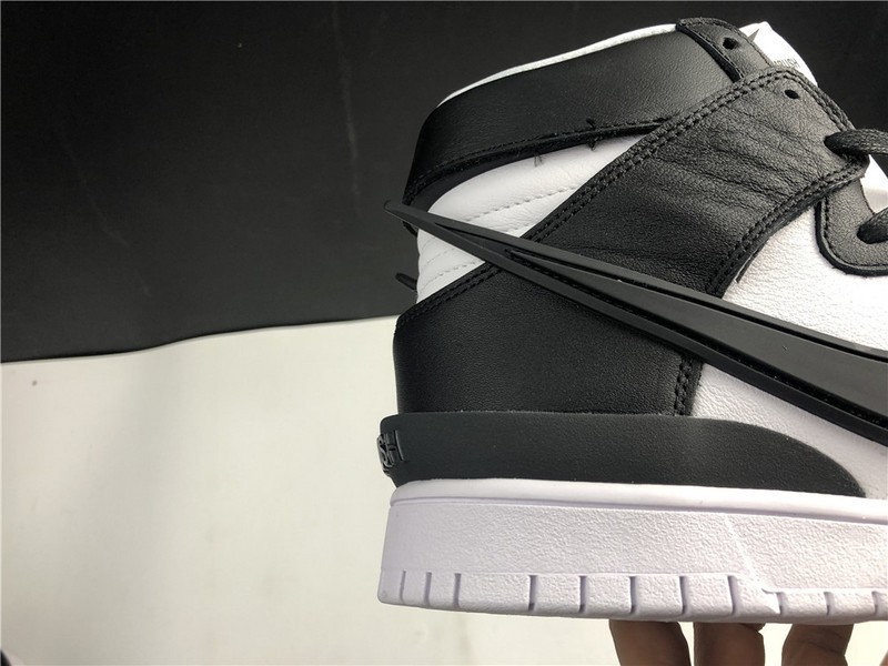 NIKE SB DUNK HIGH Ambush Black White CU7544-001