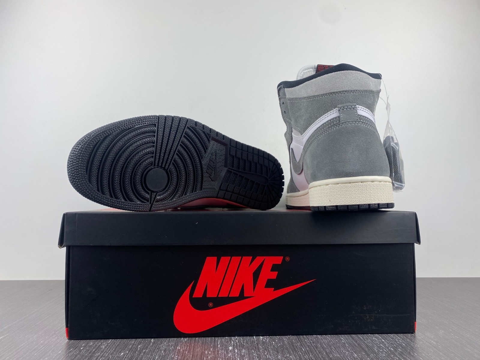 Air Jordan 1 Washed Black DZ5485-051