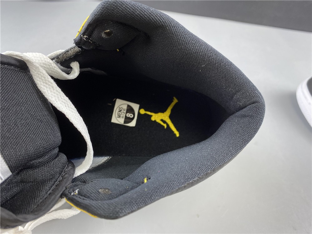 Air Jordan 1 mid BLACK AND YELLOW CJ9219-700