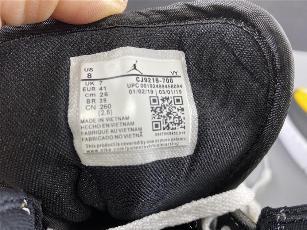 Air Jordan 1 mid BLACK AND YELLOW CJ9219-700