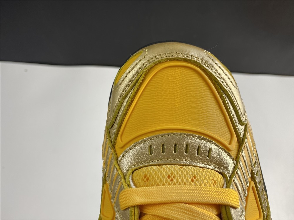 OFF-WHITE x Nike Air Rubber Dunk “University Gold” CU6015-700