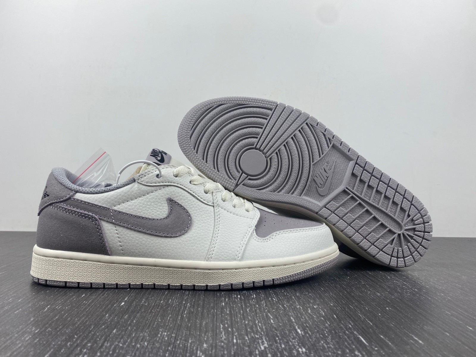 Air Jordan 1 Low OG Atmosphere Grey CZ0790-101