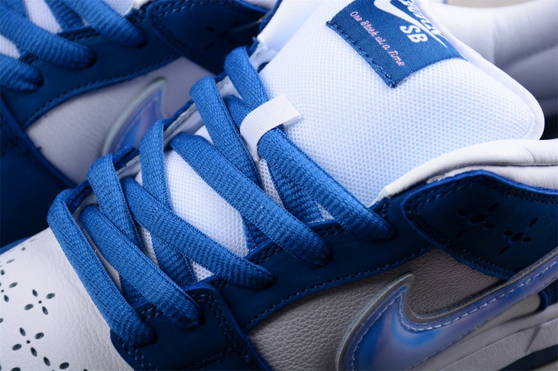 Born x Raised x Nike SB Dunk Low FN7819-400