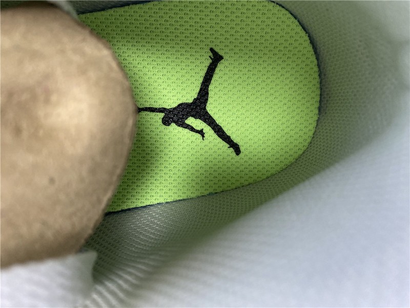 Air Jordan 1 Mid vast grey ghost green CV3018-001