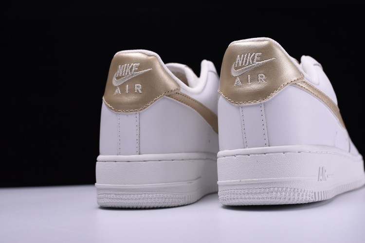 Nike AIR FORCE 1 GS Leather Trainers White/ Gold 314219 127