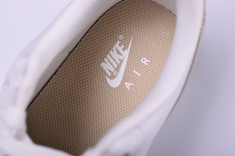 Nike AIR FORCE 1 GS Leather Trainers White/ Gold 314219 127