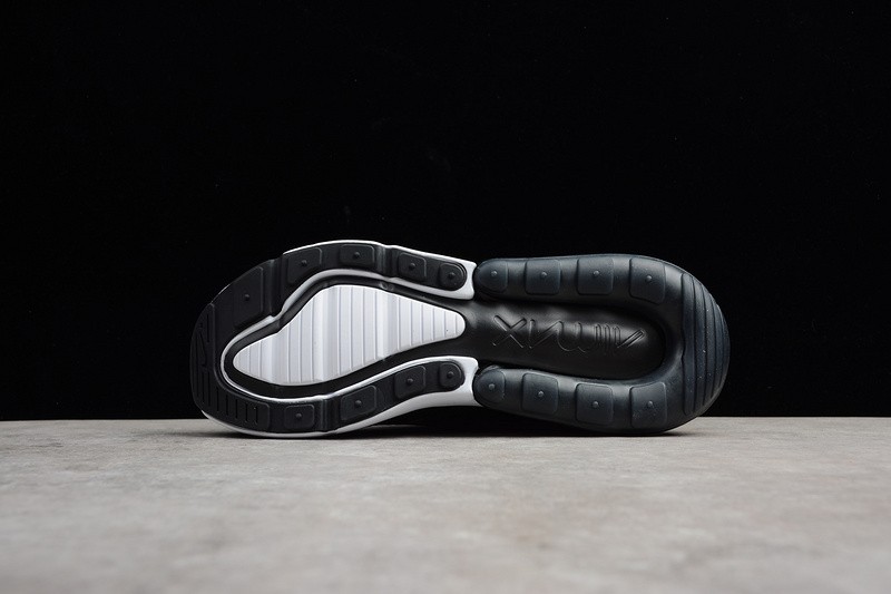 NIKE AIR MAX 270 FLYKNIT “OREO” Black/White AO1023-001