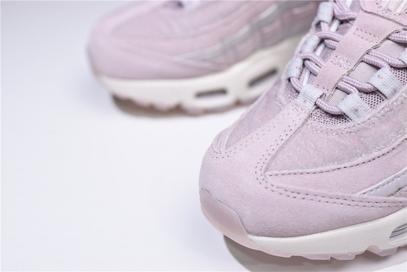 NIKE womens AIR MAX 95 DELUXE “PARTICLE ROSE” Particle Rose AA1103-600
