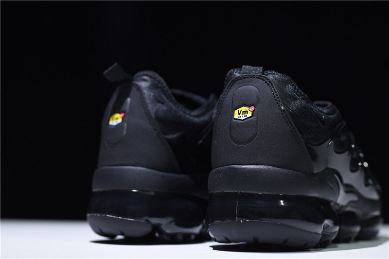 Nike Air VaporMax Plus Triple Black 924453-004