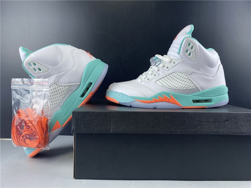 Air Jordan 5 Retro