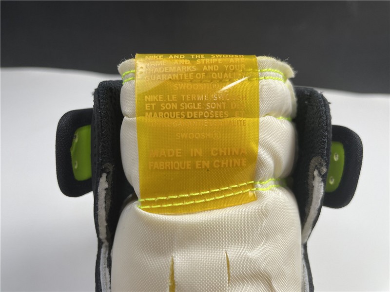 Air Jordan 1 High OG “University Gold” 555088-118