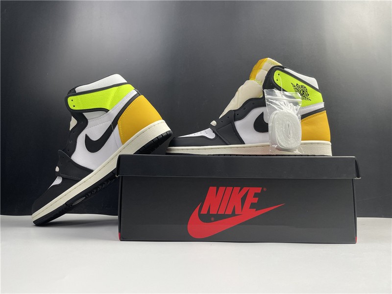Air Jordan 1 High OG “University Gold” 555088-118