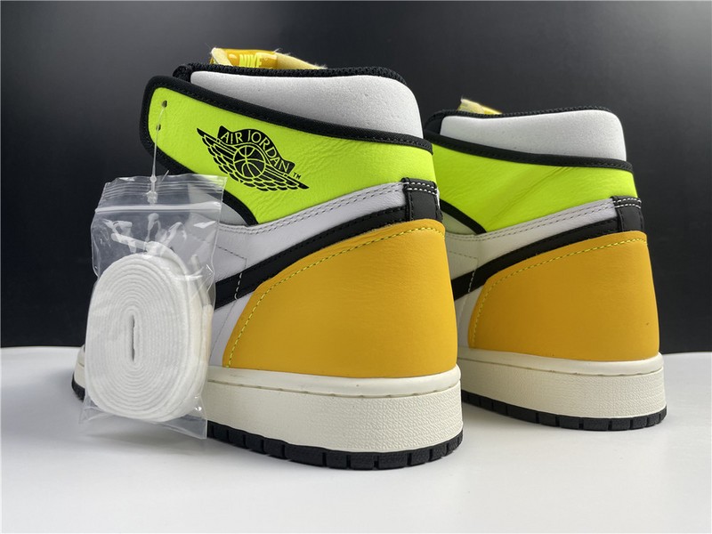 Air Jordan 1 High OG “University Gold” 555088-118