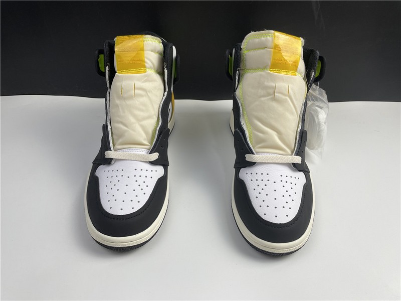 Air Jordan 1 High OG “University Gold” 555088-118