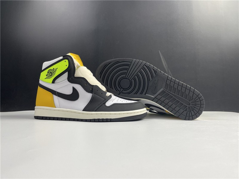 Air Jordan 1 High OG “University Gold” 555088-118