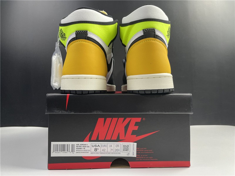 Air Jordan 1 High OG “University Gold” 555088-118