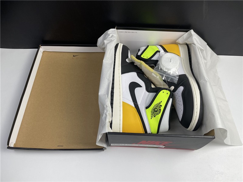 Air Jordan 1 High OG “University Gold” 555088-118