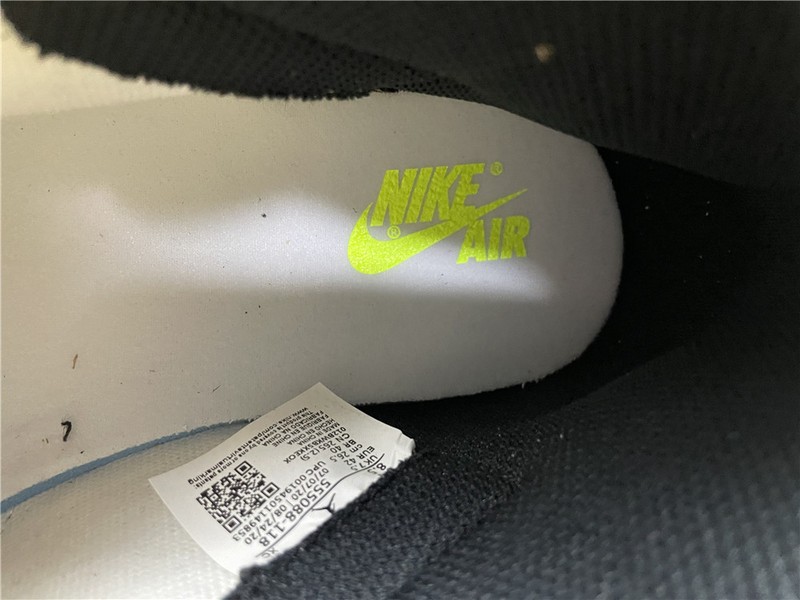 Air Jordan 1 High OG “University Gold” 555088-118