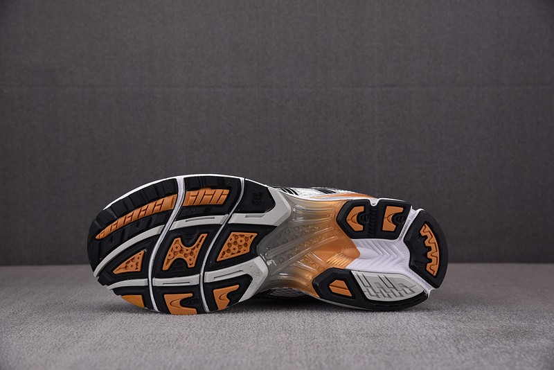As*ic*s Gel-Kayano 14 1201A019-102
