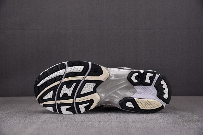 As*ic*s Gel-Kayano 14 1201A457-101