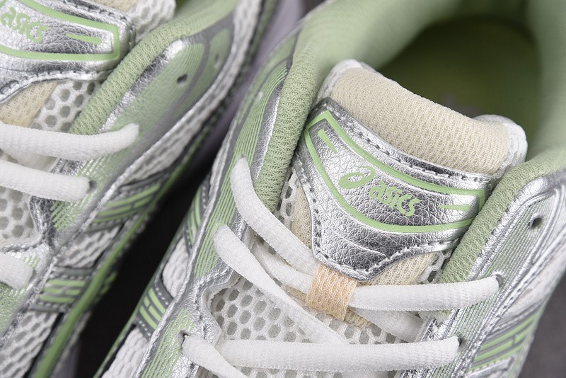 As*ic*s Gel-Kayano 14 1202A056-105