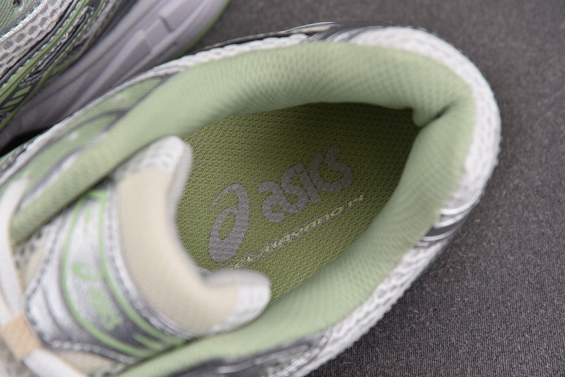 As*ic*s Gel-Kayano 14 1202A056-105