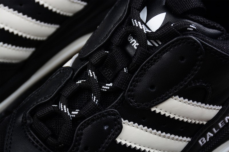TRIPLES TRAINER SNEAKERS 2000047