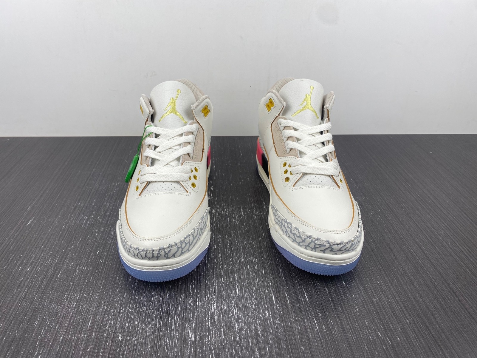 J BALVIN X AIR JORDAN 3 "MEDELLÍN SUNSET" FN0344-901