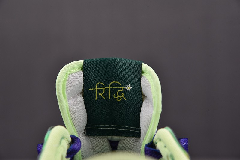 Air Jordan 1 Retro Low OG Doernbecher FD9665-351